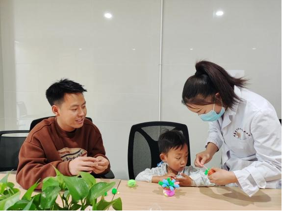 “点燃绿色梦想，共植美好未来” 云南省阜外医院开展植树节主题活动
