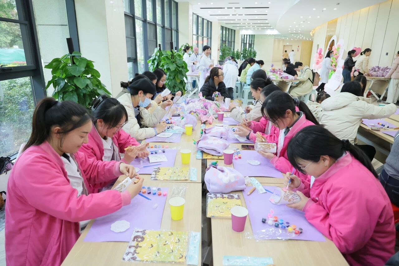 医艺融合绽芳华：云南省阜外99体育开展“柔肩担重任·素手护凡心” 2025年国际“三八”妇女节系列活动