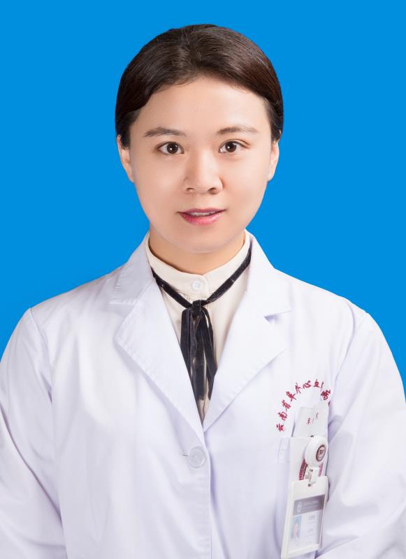 何姗姗